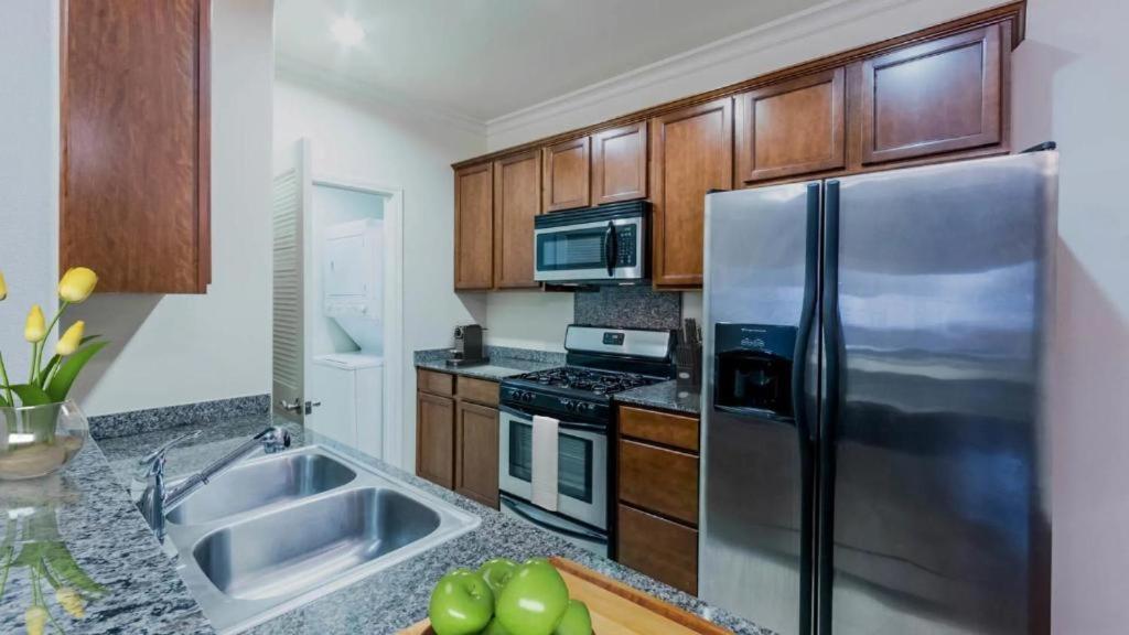 Holiday In La - 1Br With Free Parking, Laundry, Pool Лос-Анджелес Экстерьер фото